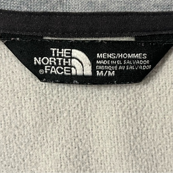 The North Face Half Zip Men's Pullover Long Sleeved Zippered Chest Pocket Medium - Picture 3 of 11